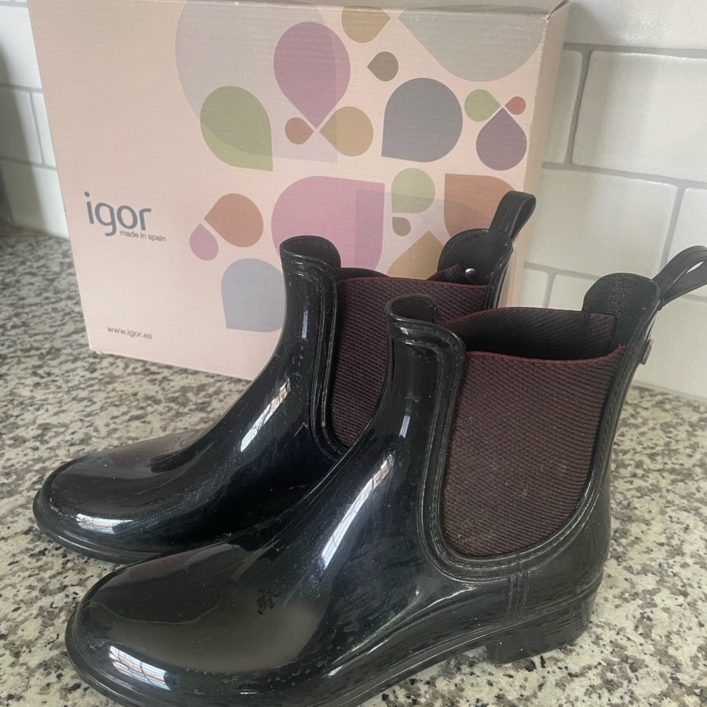 Women’s Rain Boots Igor Glossy Black Sz37 (US 7)